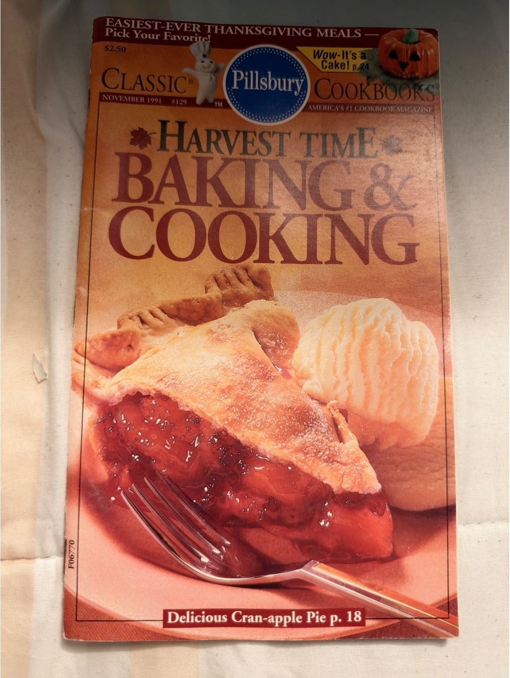 Classic Pillsbury Cookbooks Harvest Time Baking & Cooking Magazine November 1991